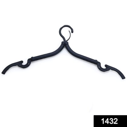 Portable & Foldable Multicolor Plastic Hangers (1pc)